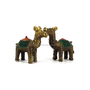 Figurines de chameaux en laiton faites à la main, multicolores – Petite décoration de table pour la maison ou le bureau - Product Image 3