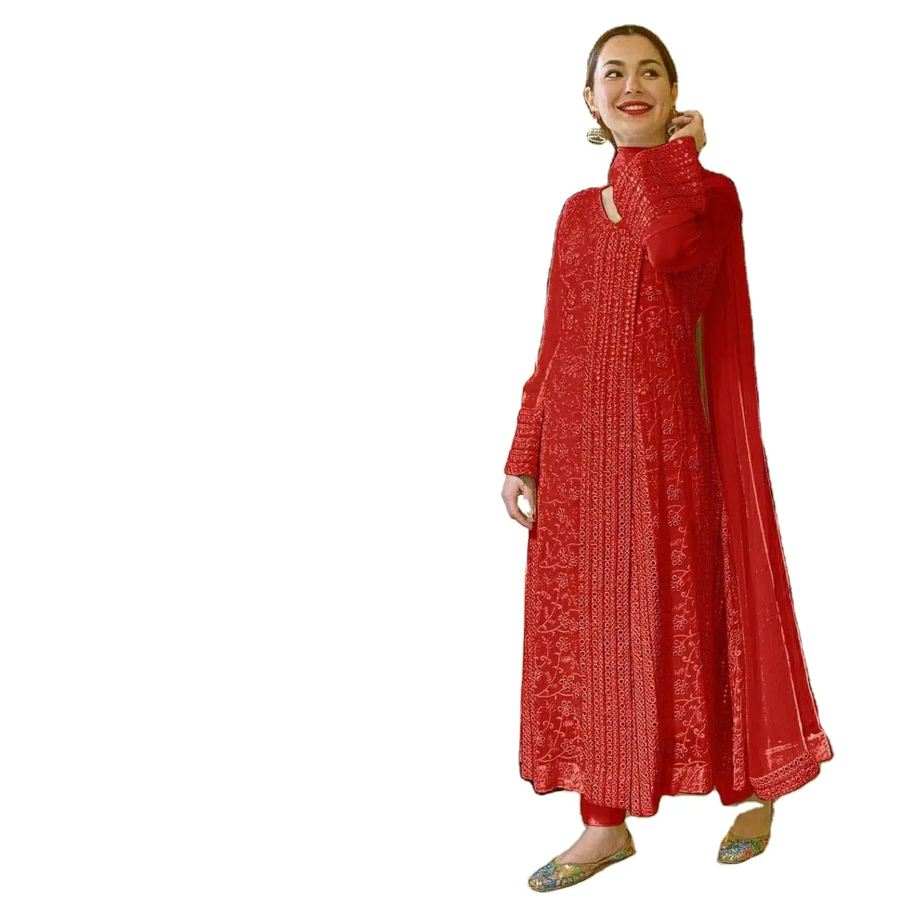女性のパキスタンのスーツ特別な機会にサルワールカメーズを着用