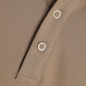 Polo décontracté d'été pour homme, coupe classique, beige doré, 250 GSM, élégant et polyvalent, commande en gros avec étiquette personnalisée - Product Image 3