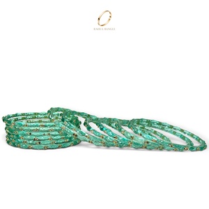 Colección Nupcial: Brazaletes de Cristal Cachemir con Corte Diamante Verde Agua, Bañados en Oro, Acabado de Diseñador, Venta al por Mayor para Mujer - Product Image 4