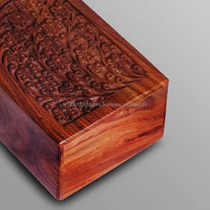 Boîtes d'urnes en gros personnalisées gravées avec des urnes de crémation en bois de manguier fini poli urnes de crémation commémoratives pour les cendres humaines - Product Image 6