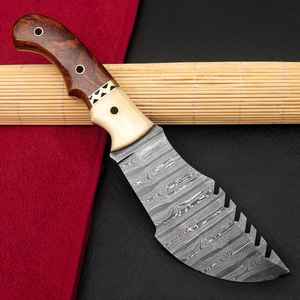 Cuchillo de caza y bushcraft Damasco hecho a mano de alta calidad con mango de madera y espiga completa de acero para camping al aire libre - Product Image 1