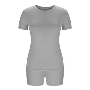 Tenues d'entraînement deux pièces pour femmes, t-shirt ample à manches courtes avec short legging, vêtements de sport d'été pour le yoga et la gym - Product Image 5