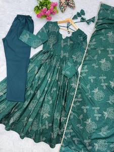 Robe longue pour femme TENNECY, à porter avec un maslin imprimé et une dentelle dorée, sans plis, idéale pour les occasions de mariage - Product Image 5