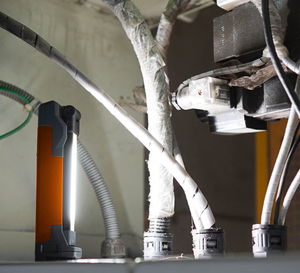 Lámpara de Trabajo Plegable con Control de Intensidad para Aplicaciones Aeroespaciales - Product Image 5