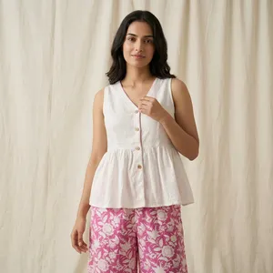 Conjunto de Dos Piezas Casual de Verano para Mujer, Top Peplum sin Mangas con Cuello en V de Algodón Blanco y Pantalones Anchos con Estampado Floral Rosa - Product Image 6