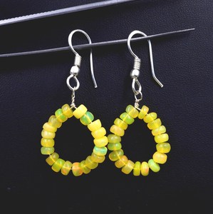 Pendientes de Perlas de Ópalo Etíope Amarillo Arcoíris Natural, Plata de Ley y Oro - Product Image 3