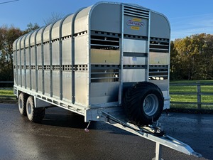 Remorque agricole robuste à plateau ouvert avec plancher en bois de 2 pouces, freins électriques, facile à utiliser, longue durée de vie, 70 km/h - Product Image 6