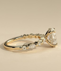 Anillo de Diamante Cultivado en Laboratorio, Corte Ovalado de 2 Quilates, Incoloro, con Halo Antiguo, Anillo de Boda Personalizado, Precio al por Mayor - Product Image 5