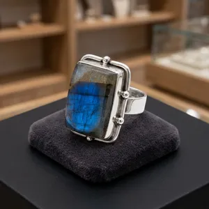 Anillo de Plata de Ley 925 con Labradorita Hecha a Mano, Anillo Rectangular con Destello Azul, Joyería de Piedras Preciosas Naturales para Mujer - Product Image 3