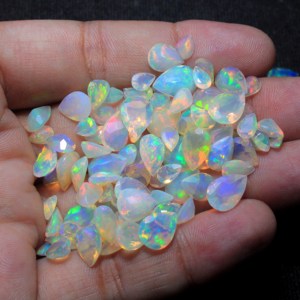 Ópalo facetado de 7x10 mm, ópalo etíope natural multicolor, gema de corte pera, ópalo de calidad superior con juego de colores para joyería. - Product Image 5