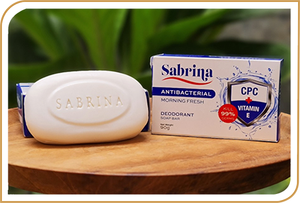 Savon solide antibactérien et déodorant Sabrina 90g avec effet éclaircissant et vitamine E - Product Image 6