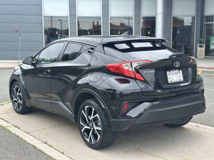 2018 XLE Premium 4 Puertas Crossover Listo para Conducir - Product Image 2
