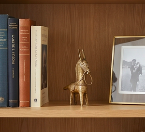 Traditional <b>Gold</b> Finished Horse Sculpture In Vintage Design For Entry Display Home Styling Or <b>Decorative</b> Accent In <b>Living</b> <b>Room</b> - Product Image 4