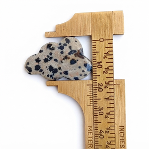 Pierre précieuse en jaspe super dalmatien sculptée en forme de nuage, cristal de nuage, décoration d'intérieur, grossiste en cristaux sculptés en forme de nuage - Product Image 4