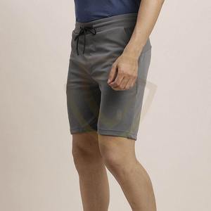 กางเกงขาสั้นออกกำลังกายผู้ชายขายส่ง เนื้อผ้าเย็นสบาย แห้งเร็ว ระบายอากาศดี สีพื้น - Product Image 3