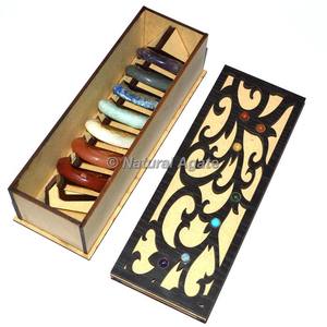 Boîte-cadeau en bois avec design de symboles de géométrie divine, ensemble de chakras - Product Image 4