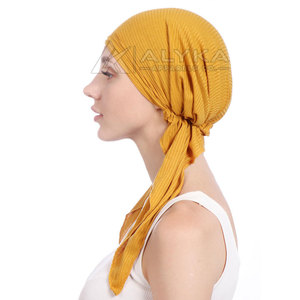 Bandana de luxe imprimé sur mesure avec des couleurs résistantes à la décoloration, tissu 100% soie pour une utilisation en extérieur et en aventure - Product Image 3