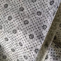 Tufting 100% Polyester Anti-Pilling Bedruckter Antistatischer Rutschfester 320gsm Vliesstoff Teppich-Unterlage