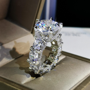 Anillo de Compromiso de Moissanita con Corte Redondo, Anillo de Halo de Plata 925, Joyería Nupcial de Lujo, Anillo de Boda para Mujer - Product Image 4