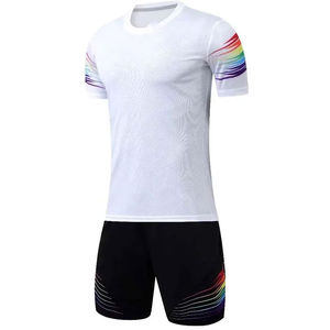 Tenues de football tendance entièrement personnalisables, ensembles de football en gros, vêtements de football confortables, fabrication professionnelle, prix abordable, pour hommes - Product Image 5