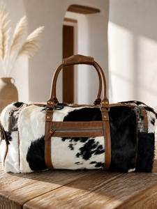 Sac de voyage décontracté en cuir de vache véritable avec fermeture éclair, motif marron et blanc, écologique, grande capacité, durable et léger - Product Image 1