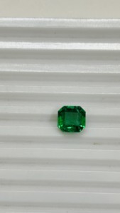 มรกตธรรมชาติ 4.51 กะรัต ทรงสี่เหลี่ยมเจียระไนแบบ Emerald Cut เกรด AAA+ รับรองโดย IGI ต้นกำเนิดจากแซมเบีย ความใสเยี่ยม สีเขียวเข้ม ประกายสวยงาม ซาดิยา - Product Image 4