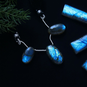 Pierre précieuse de labradorite de qualité supérieure |   Pierre de labradorite naturelle percée sur le côté |   Color Play 10-25mm 100g |   Fournitures pour la fabrication de colliers | - Product Image 2