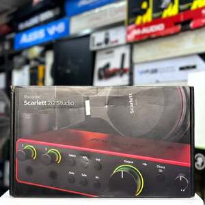 Scarlett 2i2 Studio รุ่นที่ 2 อินเทอร์เฟซเสียง USB และชุดบันทึกเสียงพร้อม Pro Tools ของแท้ใหม่ - Product Image 1
