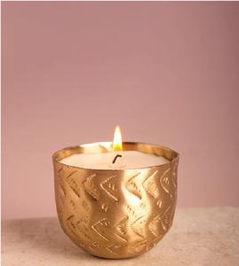 Porte-bougie en métal doré gaufré avec motifs géométriques complexes, surface brossée, parois épaisses et durables - Product Image 4