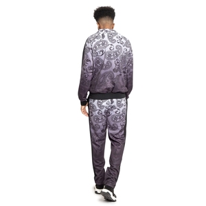 Ensemble de survêtement moderne pour homme avec tissu respirant et design athlétique élégant pour la salle de sport, la course à pied et les voyages - Product Image 2