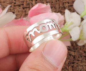 Bague en argent sterling 925 pour maman, gravée avec un nom personnalisé, cadeau pour la fête des mères, bague classique minimaliste empilable pour femme - Product Image 3