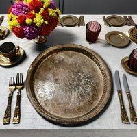 Traditionelles Dekoratives Messing-Tablett Runde Blumen-Gravierte Metall-Servierschale für Wohndekoration