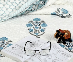 Couette double en coton avec motifs traditionnels, durable, lavable, réutilisable et idéale pour une vie éco-responsable. - Product Image 3