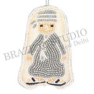 โรงงานผลิตเครื่องประดับต้นคริสต์มาสแบบสั่งทำ ปักด้วยลูกปัด ผ้ากำมะหยี่ ผ้าซาติน  งานแฮนด์เมด  เป็นมิตรกับสิ่งแวดล้อม  ด้วยด้ายสีทอง  แบรนด์ Brazeal Studio - Product Image 3