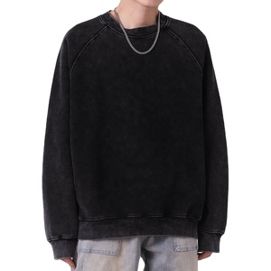 เสื้อสเวตเชิ้ตผู้ชายแบบฟอกสี 250GSM ผ้าฝ้ายเฟรนช์เทอร์รี่ สไตล์ลำลองแนวสตรีท คอกลม รับผลิตตามแบบ OEM แบรนด์ส่วนตัว โรงงาน - Product Image 1
