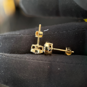 Pendientes de Diamantes Redondos Brillantes de 1.30 ct Cada Uno, D VS1, Certificados por IGI, Oro Blanco de 14K, Joyería Fina - Product Image 5