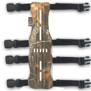 Protège-bras traditionnel pour le tir à l'arc en plein air - Protection durable, réglable, ambidextre et professionnelle pour le bras et le poignet - Product Image 1