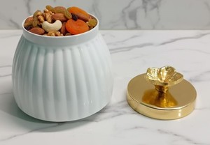 Metal Decorative Jar Golden Lid White <b>Ribbed</b> Storage Container Modern Design Wedding Occasion Flower Knob Home Tabletop Decor - Product Image 3