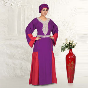 Caftán de Rayón con Diseño Intrincado de Encaje en el Pecho, Paneles en Contraste de Dos Tonos, Mangas Campana Relajadas, Transpirable, Largo hasta el Suelo, Ideal para Eid - Product Image 4