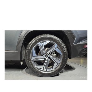 Para Hyundai Tucson 1.6 Turbo 2WD Modelo Abril 2021 con 70,507 km, Asientos de Cuero, Volante a la Izquierda - Product Image 5