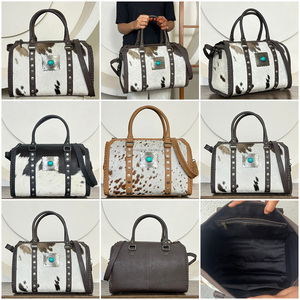 Elegante Bolso de Viaje de Cuero de Vaca con Pelo, Estilo Western, de Lujo, con Diseño de Conchos Turquesa, Bolso Bandolera de Hombro - Product Image 3