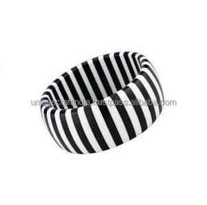 Linear Luxe Resin <b>Bangle</b> Set Premium Wholesale Collection Minimalist Pearl Jewelry Intricate Line Patterns Fashionable Weddings - Product Image 2