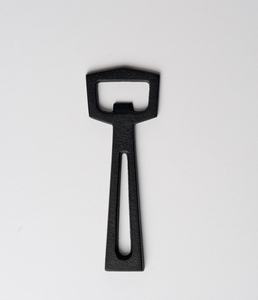 Abrebotellas de metal fundido a presión con forma personalizada, artículos promocionales de marca para la promoción de empresas de bebidas - Product Image 1