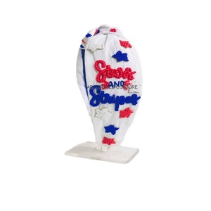 Bandeau patriotique fait à la main du 4 juillet perlé drapeau américain Design en rouge blanc et bleu pour les femmes accessoire de cheveux étincelant - Product Image 1