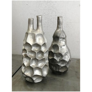 Jarrón de Flores de Aluminio Martillado Hecho a Mano, Elegante Centro de Mesa para Decoración del Hogar - Product Image 2