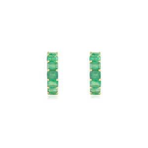 Aros de oro amarillo con gemas de esmeralda para mujer, con brillo verde intenso, curvas elegantes y estilo refinado para un look inolvidable. - Product Image 1