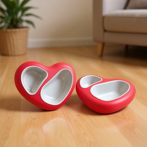 Ciotola Doppia per Cani Yommy 31cm a Forma di Cuore Rosso, Dispenser Cibo per Cani e Gatti - Product Image 2