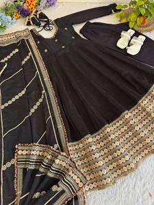Conjunto de Traje de Satén de Diseñador con Dupatta, Acabado en Seda, Vestido Anarkali para Fiesta, Conjunto de Vestido Anarkali de Satén de Seda Premium - Product Image 6