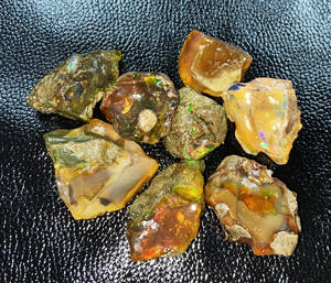 Opale naturelle Welo Fire d'Éthiopie, 29.39 x 24.11 mm, 43.02 x 37.01 mm, fantaisie, huileuse, brute, pierre précieuse de qualité, certifiée par un tiers, pour le bricolage - Product Image 1